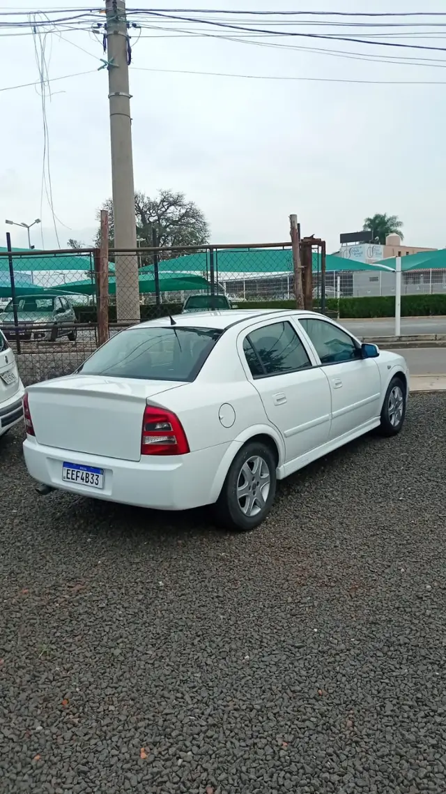 Carro Chevrolet Astra Sedan 2009 Advantage 2.0 (Flex)