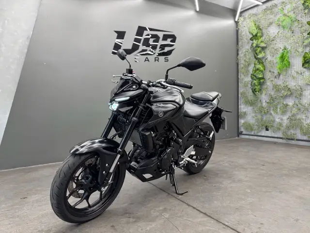 Carro Yamaha MT-03 2024 ABS