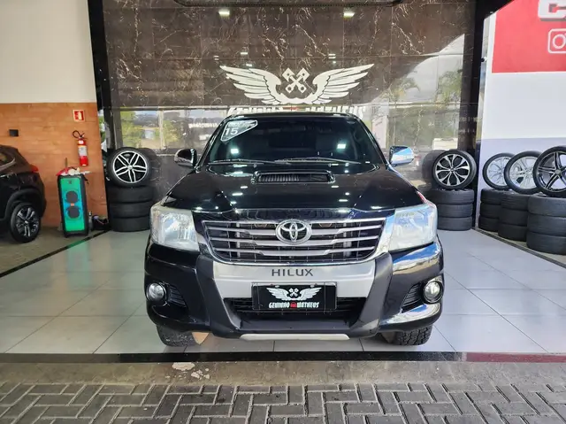 Carro Toyota Hilux Cabine Dupla 2015 Hilux 3.0 TDI 4x4 CD SRV (Aut)