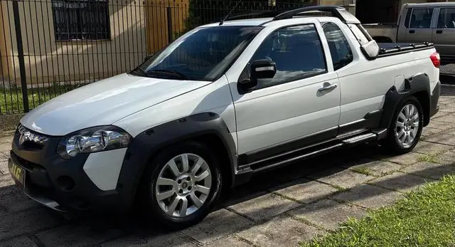 Carro Fiat Strada 2016 Adv. Ext. 1.8 LOCKER Dual.Flex CE
