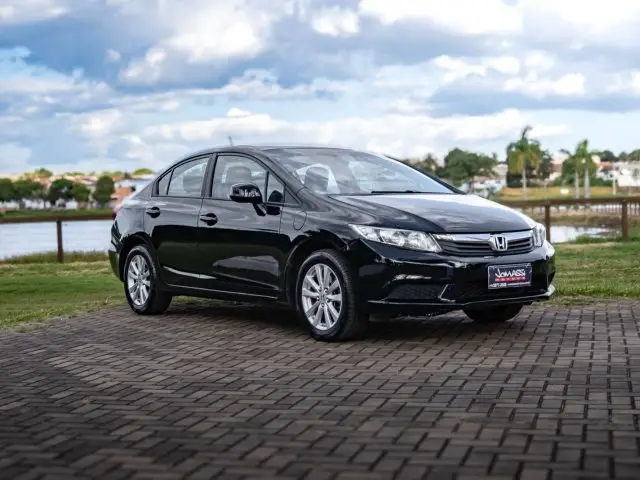 Carro Honda Civic 2014 New  LXS 1.8 16V i-VTEC (Flex)