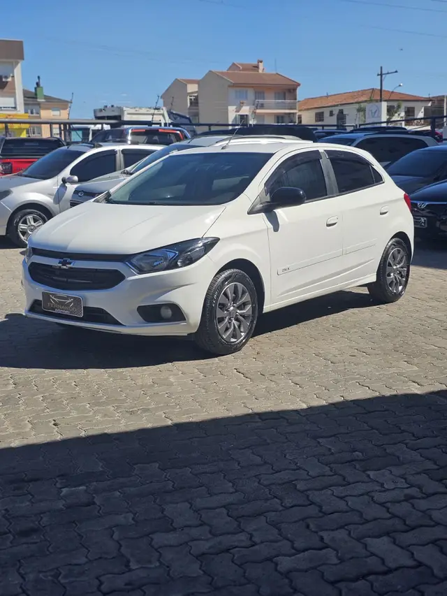 Carro Chevrolet Joy 2021 1.0 8V Black Edition (Flex)