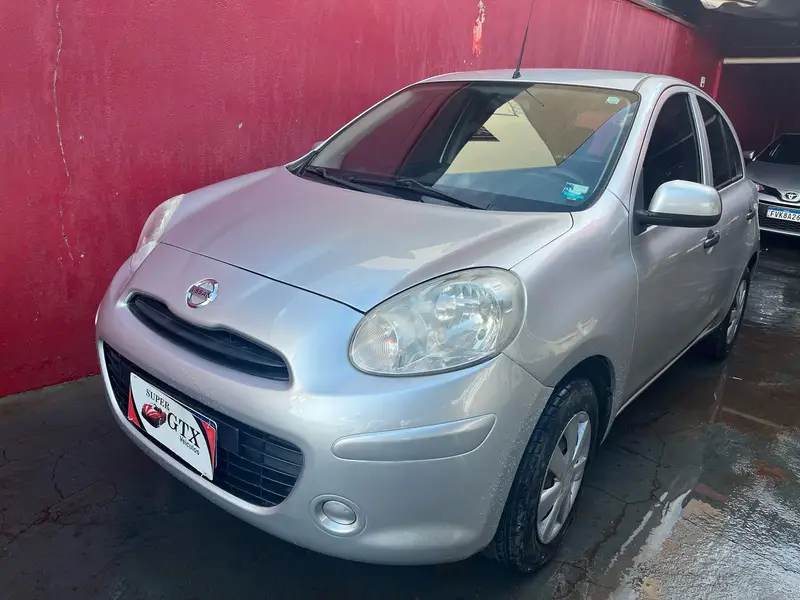 Nissan March 1.0 16V S (Flex)