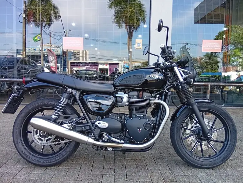 Triumph Street Twin 900cc