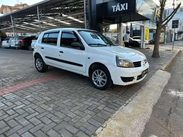 Carro Renault Clio 2012 1.0 16V (flex) 4p