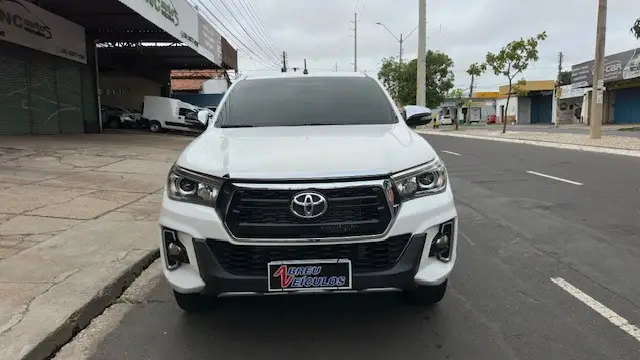 Carro Toyota Hilux Cabine Dupla 2016 Hilux 2.8 TDI SRX CD 4x4 (Aut)