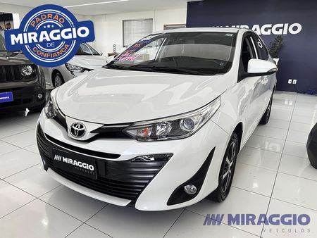 Yaris Sedan 1.5 XLS Connect CVT (Flex)