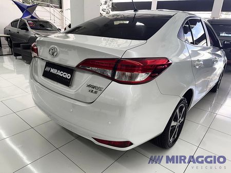 Yaris Sedan 1.5 XLS Connect CVT (Flex)