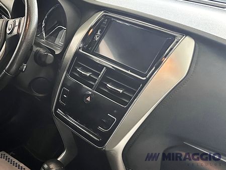 Yaris Sedan 1.5 XLS Connect CVT (Flex)