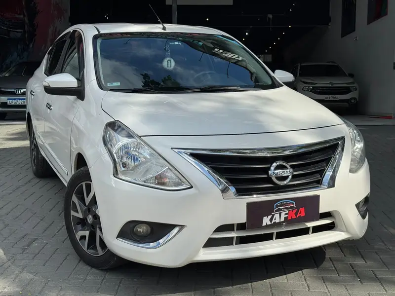 Nissan Versa 1.6 16V Unique CVT (Flex)