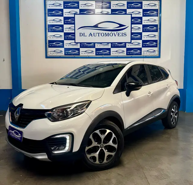 Carro Renault Captur 2018 Intense 1.6 16v SCe CVT (Flex)
