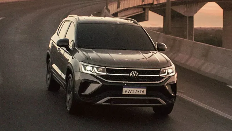 VW Taos 2025: preços, itens de série e diferença entre as versões