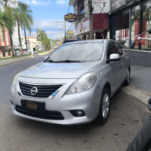 Carro Nissan Versa 2013 1.6 16V SL (Flex)