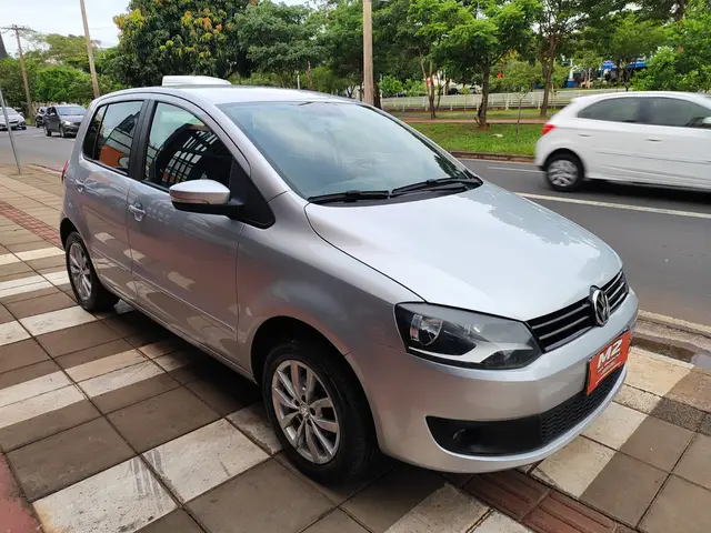 Carro Volkswagen Fox 2014 1.6 VHT (Flex)