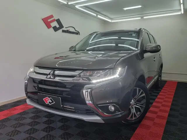 Carro Mitsubishi Outlander 2016 2.2 DI-D 4WD (Aut)