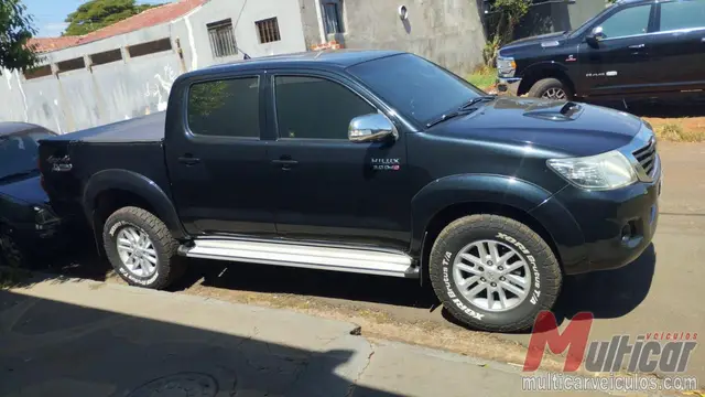 Carro Toyota Hilux Cabine Dupla 2014 Hilux 3.0 TDI 4x4 CD SRV (Aut)
