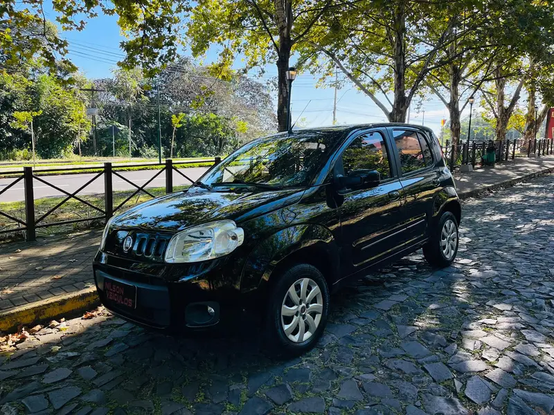 Fiat Uno Vivace Italia 1.0 8V (Flex) 4p