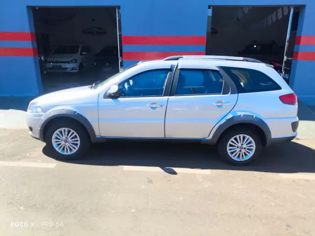 Carro Fiat Palio Weekend 2013 Trekking 1.6 16V (Flex)