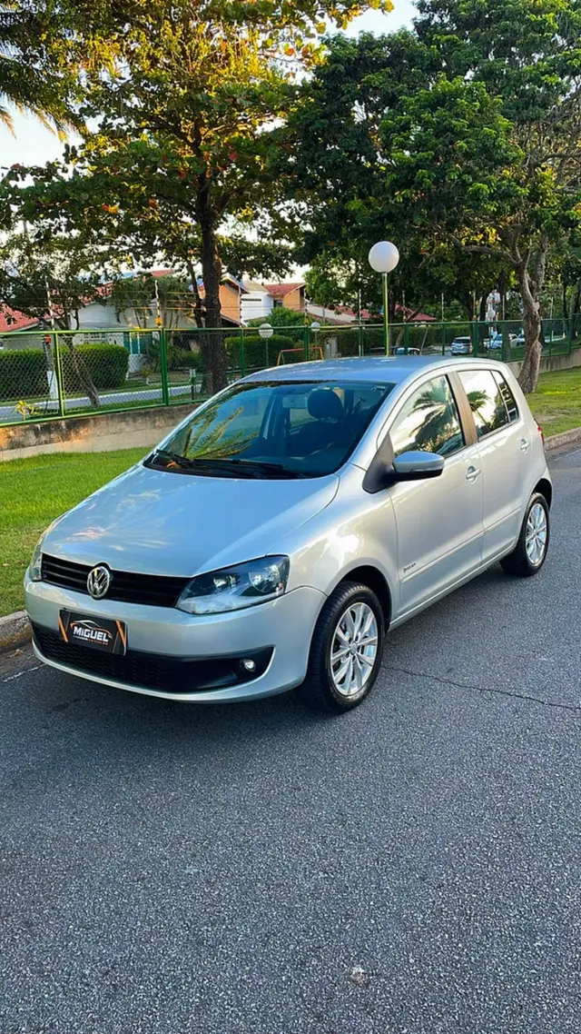Carro Volkswagen Fox 2014 1.0 TEC (Flex) 4p