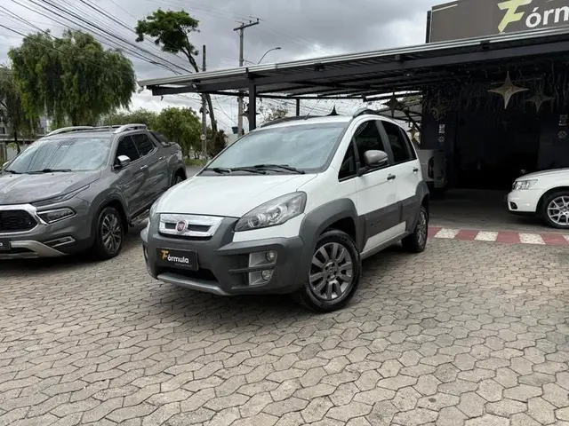 Carro Fiat Idea 2016 Adventure 1.8 16V Dualogic (Flex)