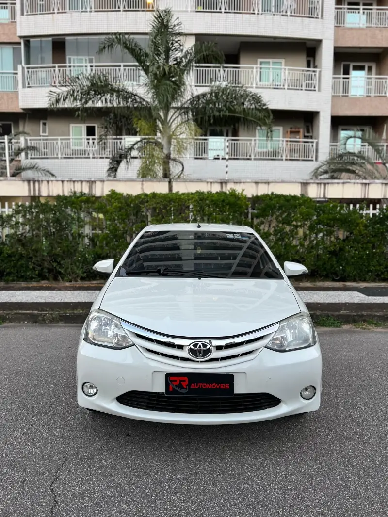 Toyota Etios Sedan XLS 1.5 (Flex)