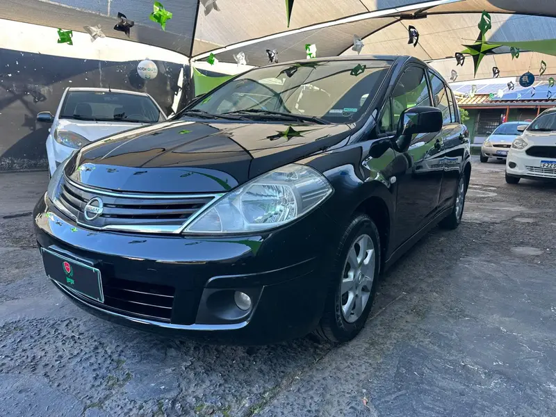 Nissan Tiida S 1.8 (flex)
