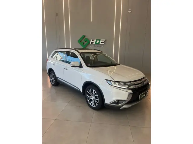 Carro Mitsubishi Outlander 2016 2.2 DI-D 4WD (Aut)