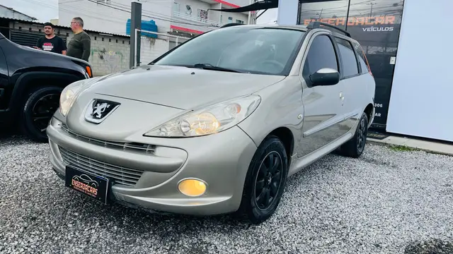 Carro Peugeot 207 SW 2012 XR S 1.4 8V (flex)
