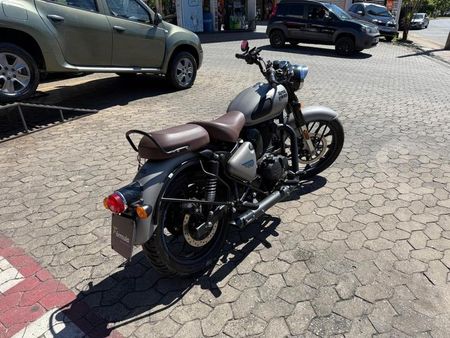 Classic 350 Dark