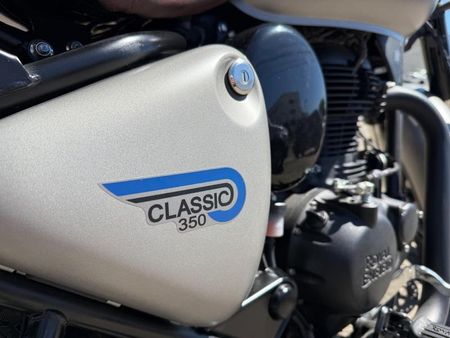 Classic 350 Dark