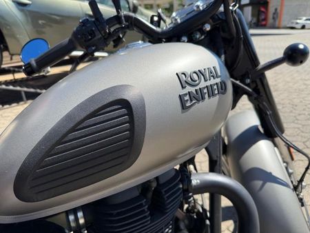 Classic 350 Dark