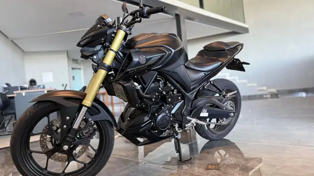 Carro Yamaha MT-03 2023 ABS