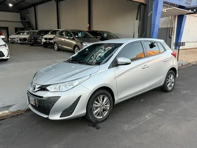 Carro Toyota Yaris 2022 1.5 XL Plus Connect CVT (Flex)