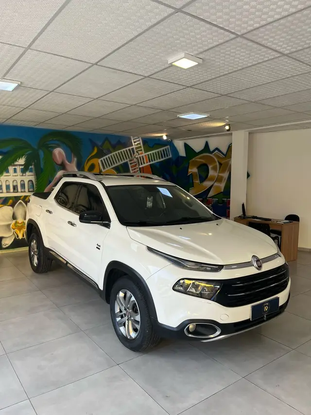 Carro Fiat Toro 2018 Volcano 2.0 diesel AT9 4x4