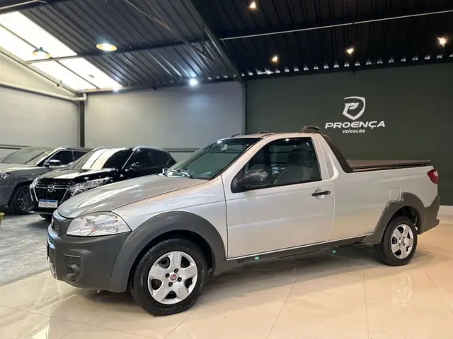 Carro Fiat Strada 2014 Working 1.4 (Flex)