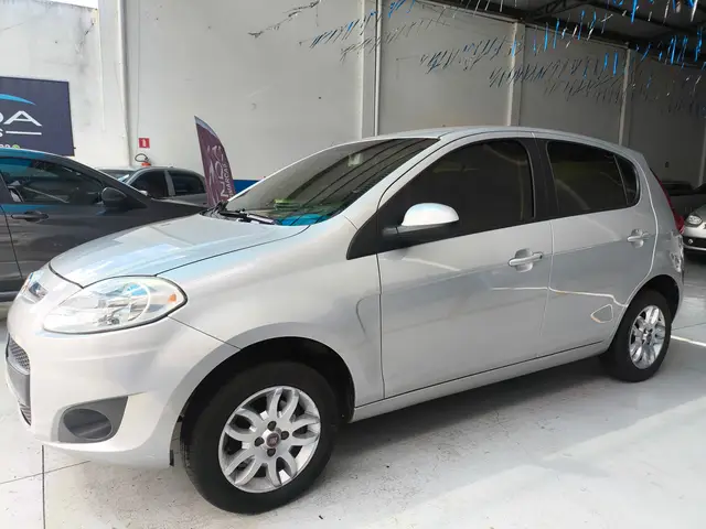 Carro Fiat Palio 2012 Attractive 1.0 8V (Flex)