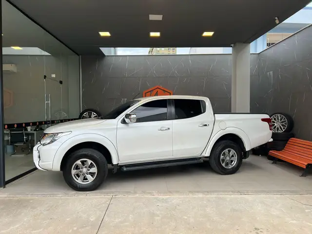 Carro Mitsubishi L200 Triton Sport 2020 Sport 2.4 HPE 4WD