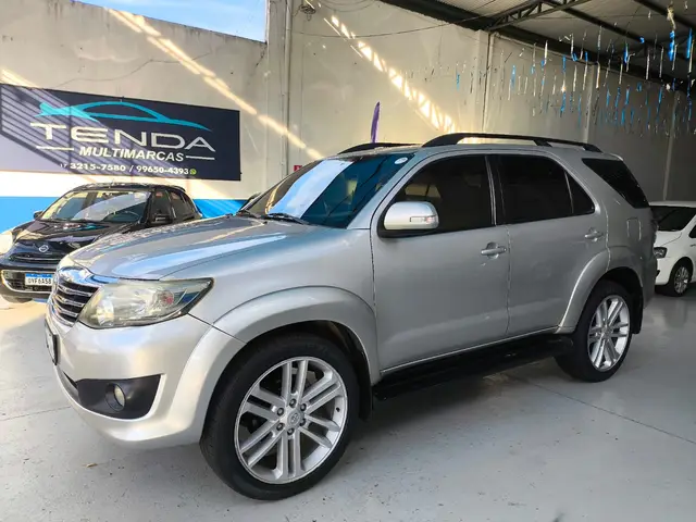 Carro Toyota Hilux SW4 2012 SR 4x2 2.7/ 2.7 Flex 16V Aut.