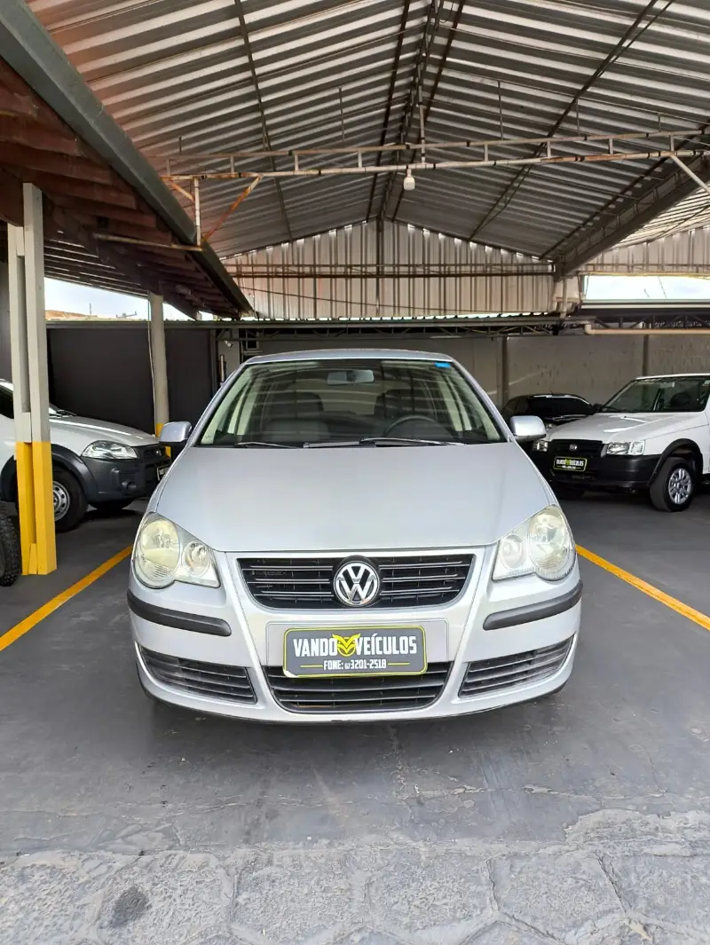 Volkswagen Polo Hatch. 1.6 8V (Flex)