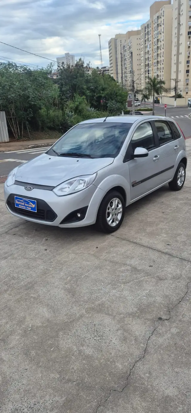 Carro Ford Fiesta Hatch 2011 1.6 (Flex)