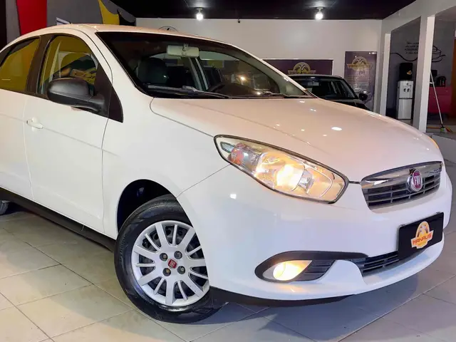 Carro Fiat Grand Siena 2014 Tetrafuel 1.4 8V