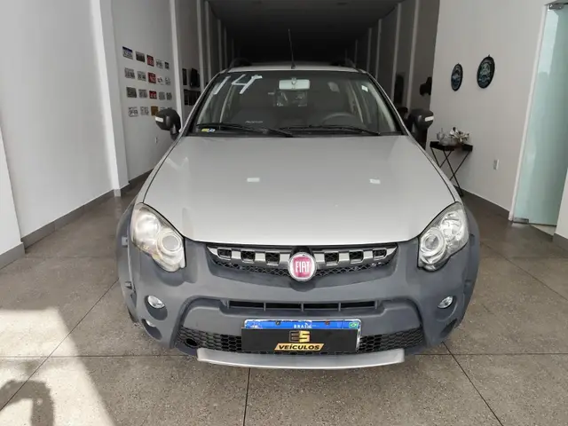 Carro Fiat Strada 2014 Adventure 1.8 16V (Flex) (Cabine Dupla)