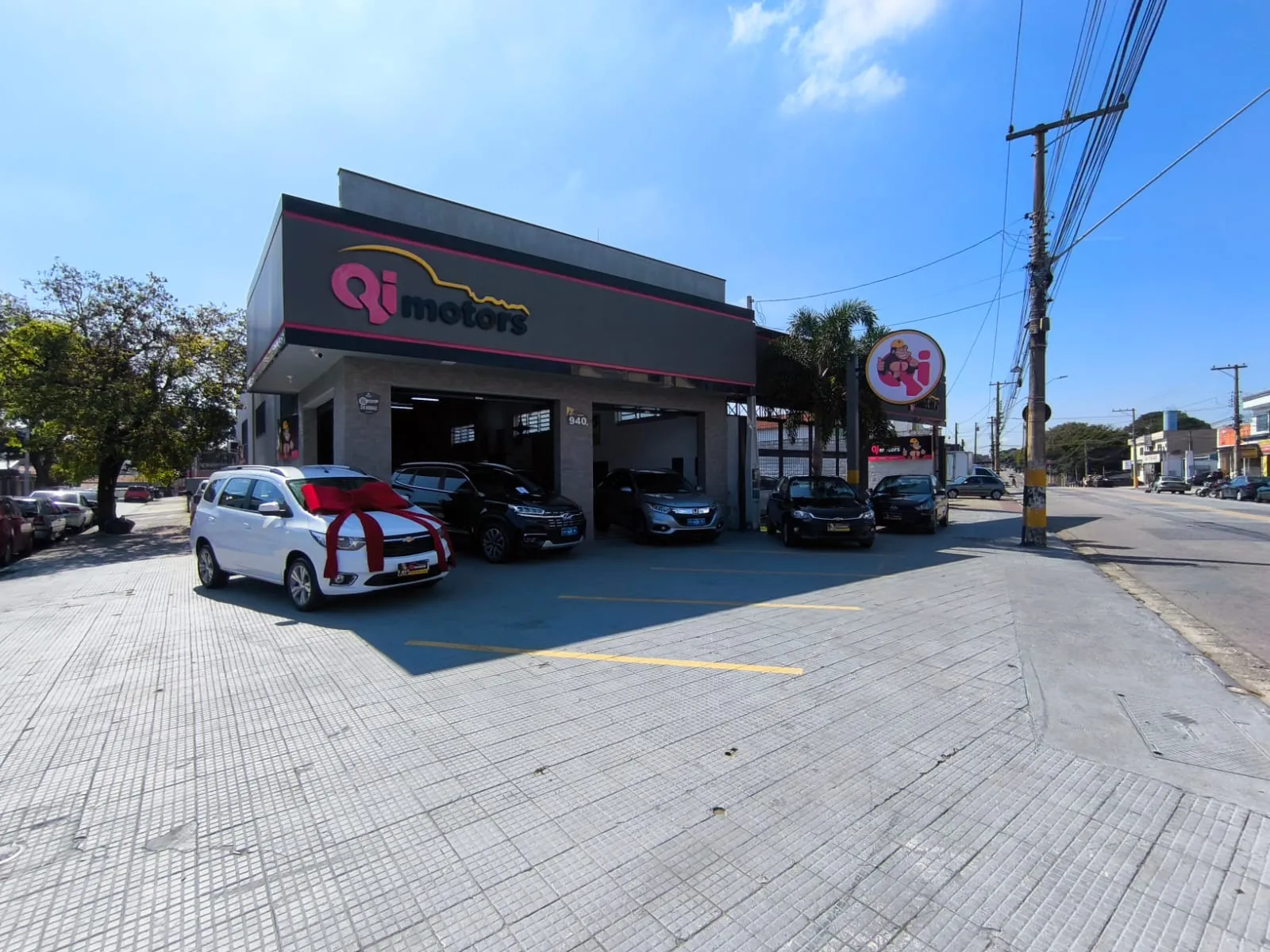 Fachada da loja Veículos à venda em QI Cassiopéia - São José dos Campos - SP | Mobiauto