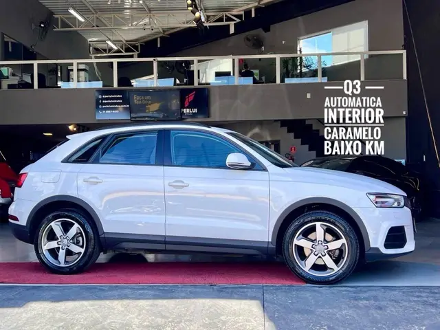 Carro Audi Q3 2017 1.4 TFSI Ambiente S Tronic
