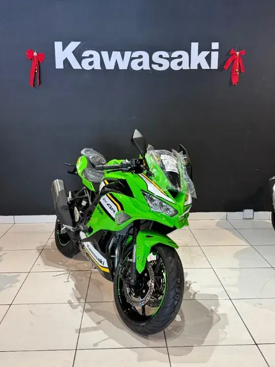 Carro Kawasaki Ninja 2025 Zx 4r