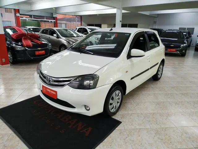 Carro Toyota Etios 2017 X 1.3 (Flex)