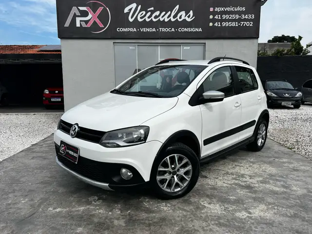 Carro Volkswagen CrossFox 2014 1.6 VHT (Flex)