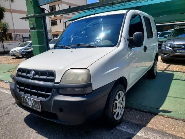 Carro Fiat Doblò 2009 ELX 1.4 8V (Flex)