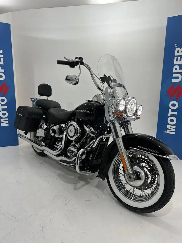 Carro Harley-Davidson Softail 2019 Deluxe FLDE
