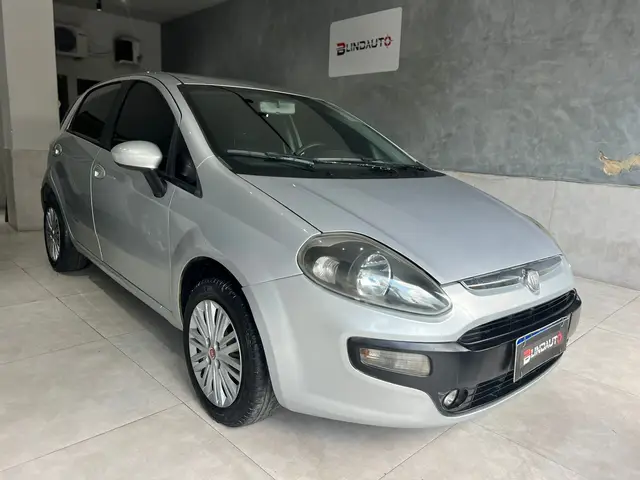 Carro Fiat Punto 2014 Attractive 1.4 (Flex)